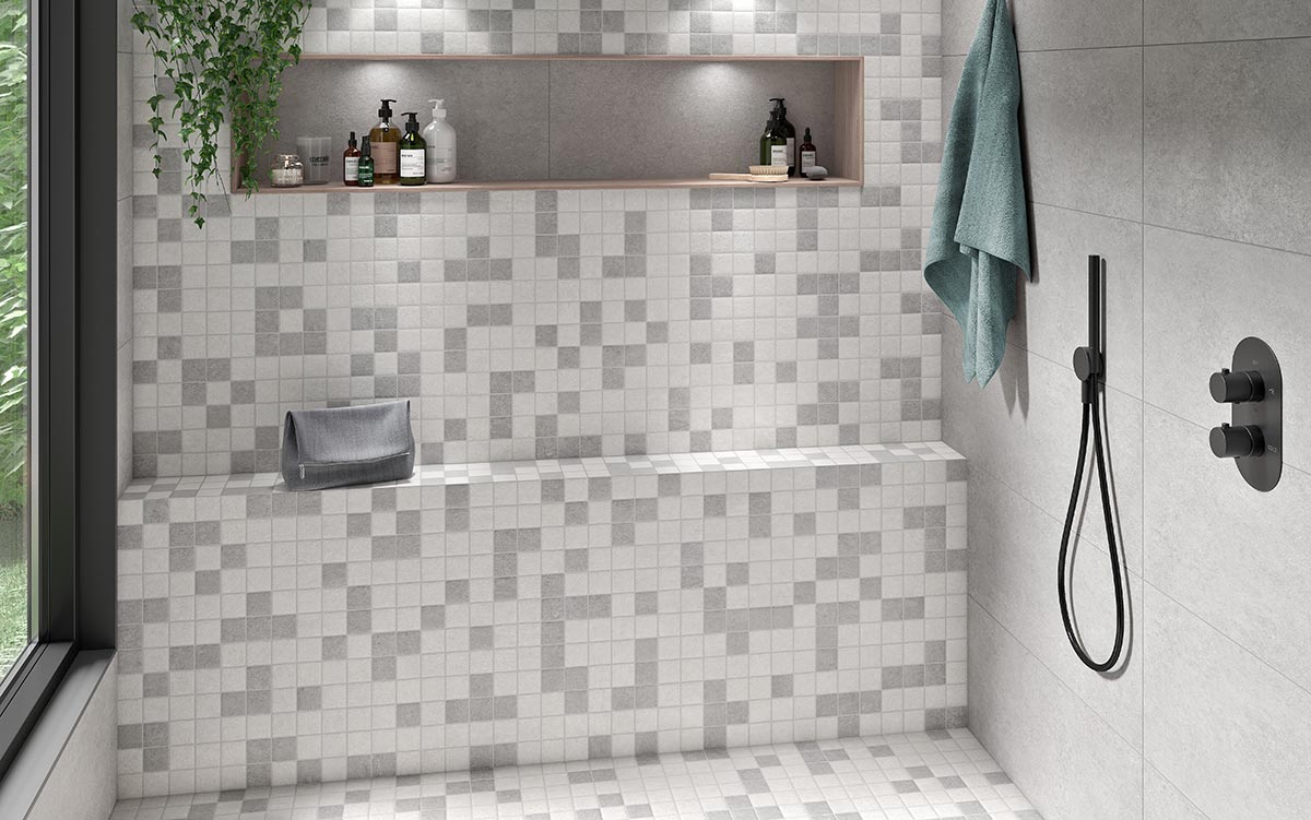 cómo combinar azulejos en la ducha